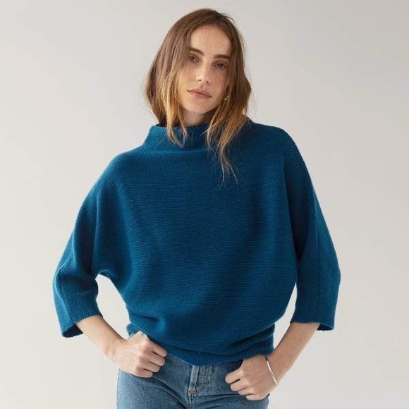 The Reset Sweaters - The Reset R Label Essential Funnel Neck Sweater
Wool
Quiet Luxury
Size S/M
Blue